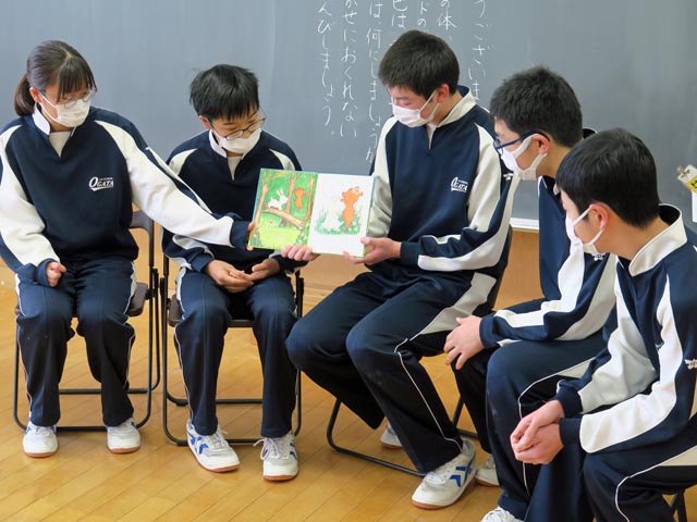 大潟小学校での読み聞かせ(図書委員会)の様子5