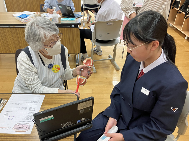 歯みがき教室の様子1