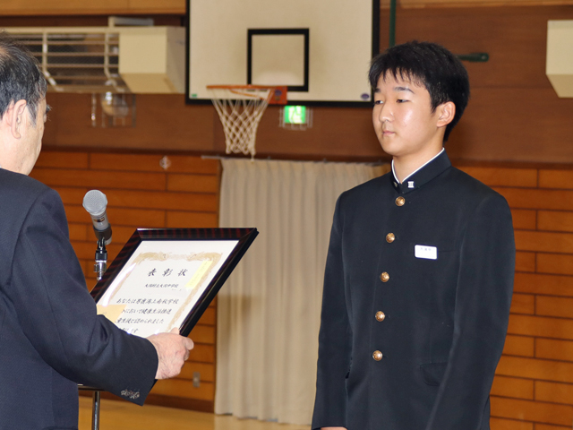 生活推進顕彰生徒表彰の様子2