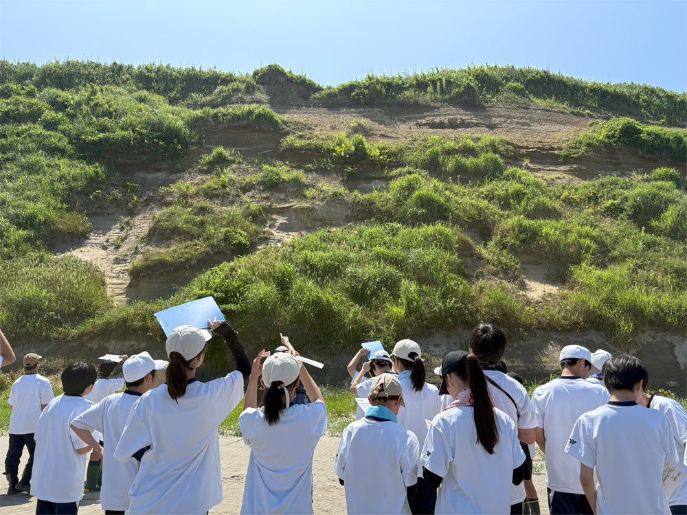 1年地層観察の様子7