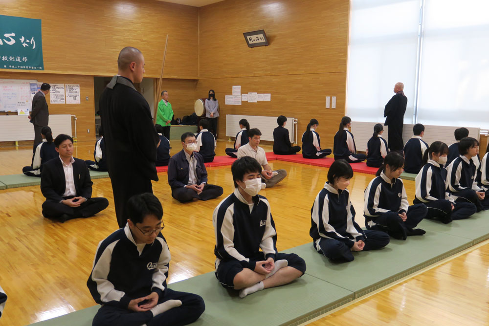 ３年座禅教室の様子3