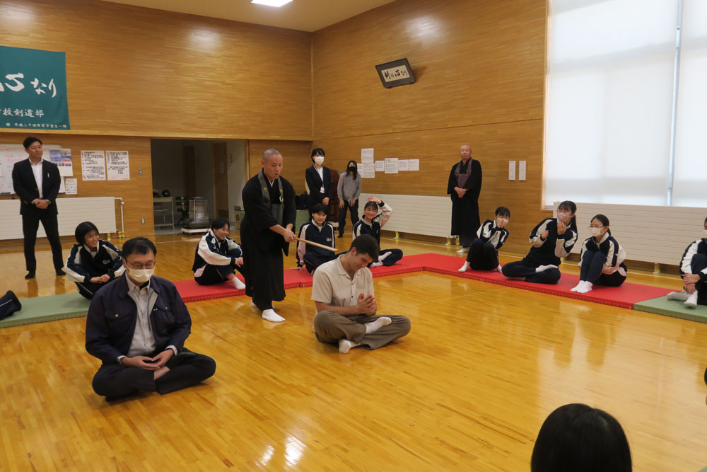 ３年座禅教室の様子6