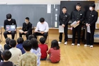 中学生による読み聞かせ