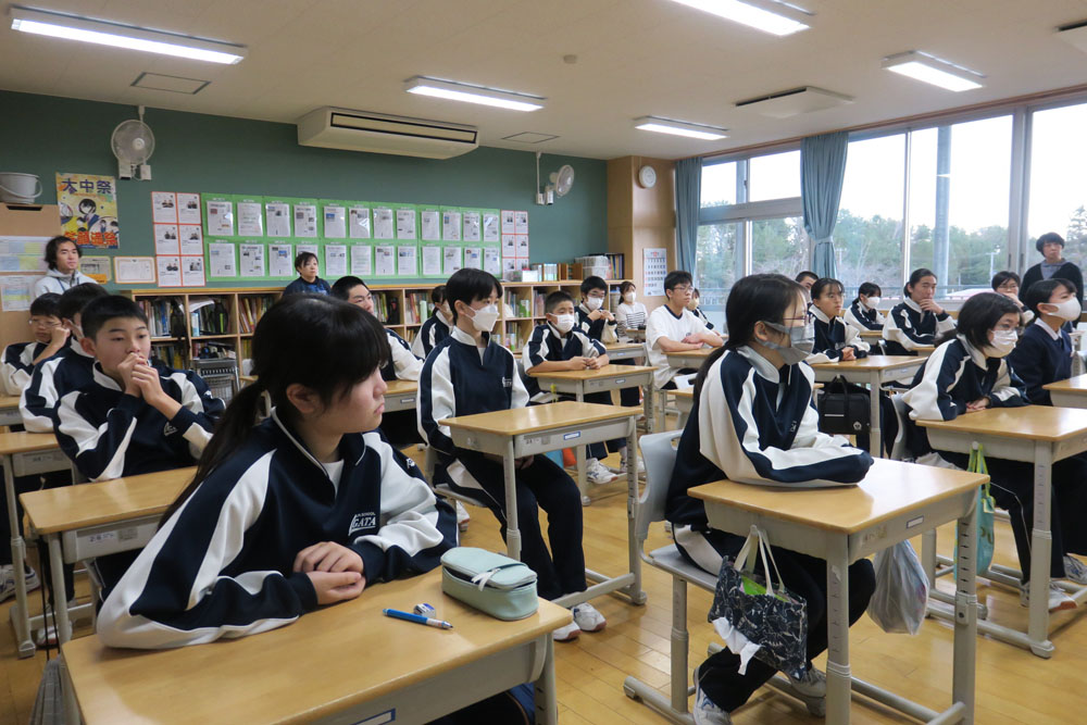 ２年薬物乱用防止教室の様子2