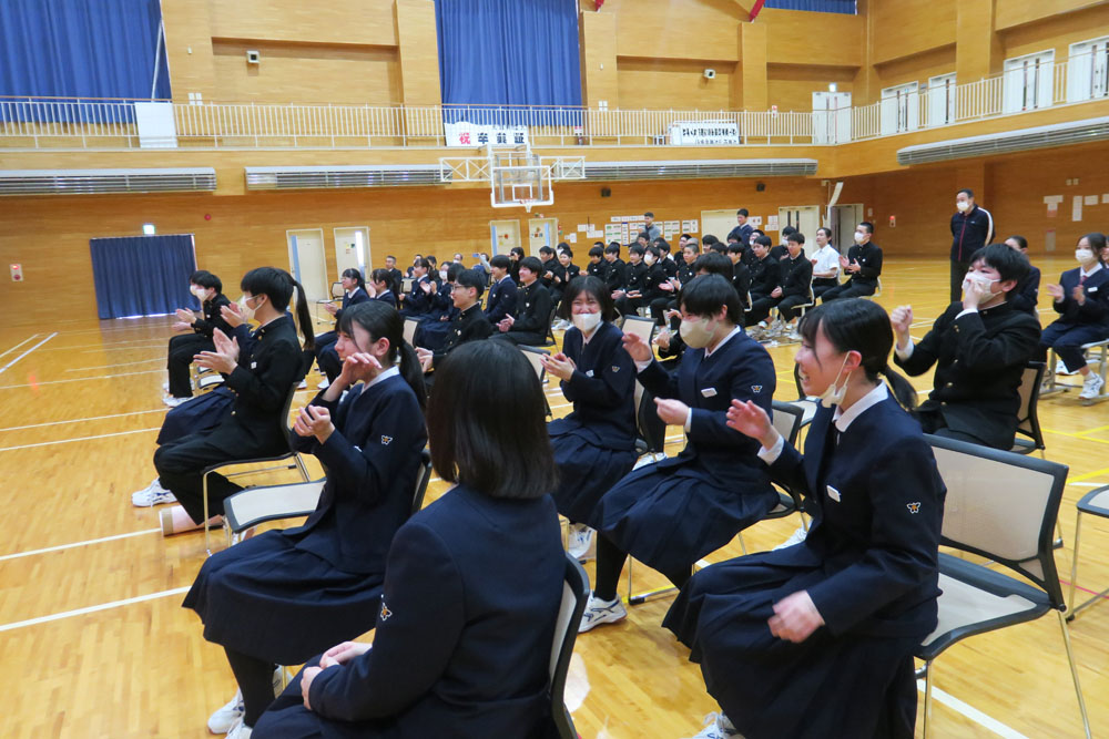 ３年生を励ます会の様子18