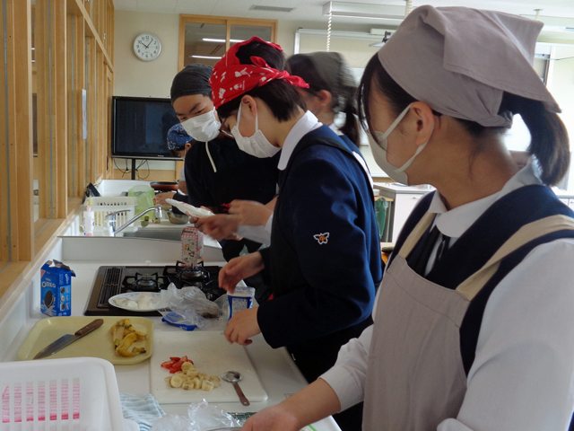 調理実習の様子4