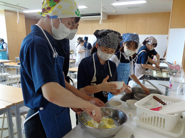 調理実習の様子2