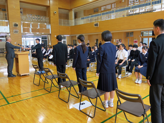 生徒会役員任命式の様子2